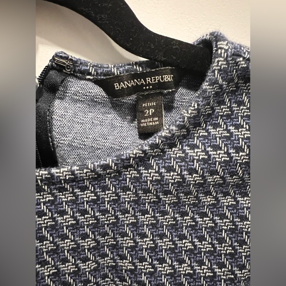 Banana Republic work dress. Size 2P - Picture 2 of 2